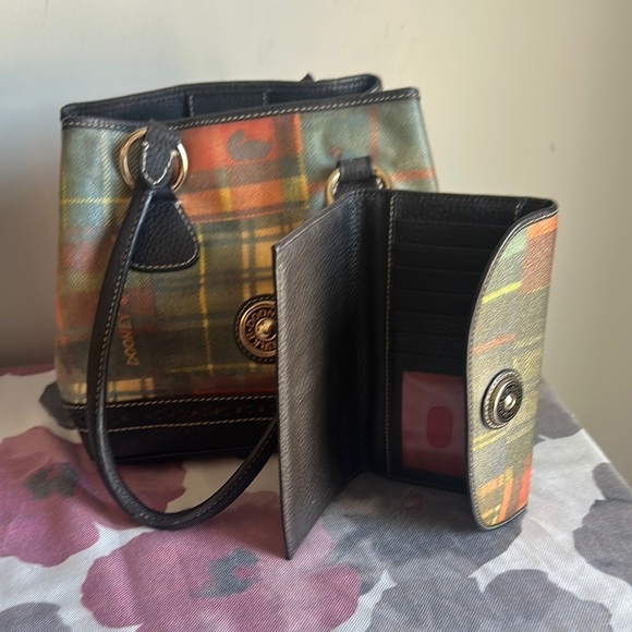 Dooney & Bourke Plaid Handbag and Wallet Set - Picture 2 of 6